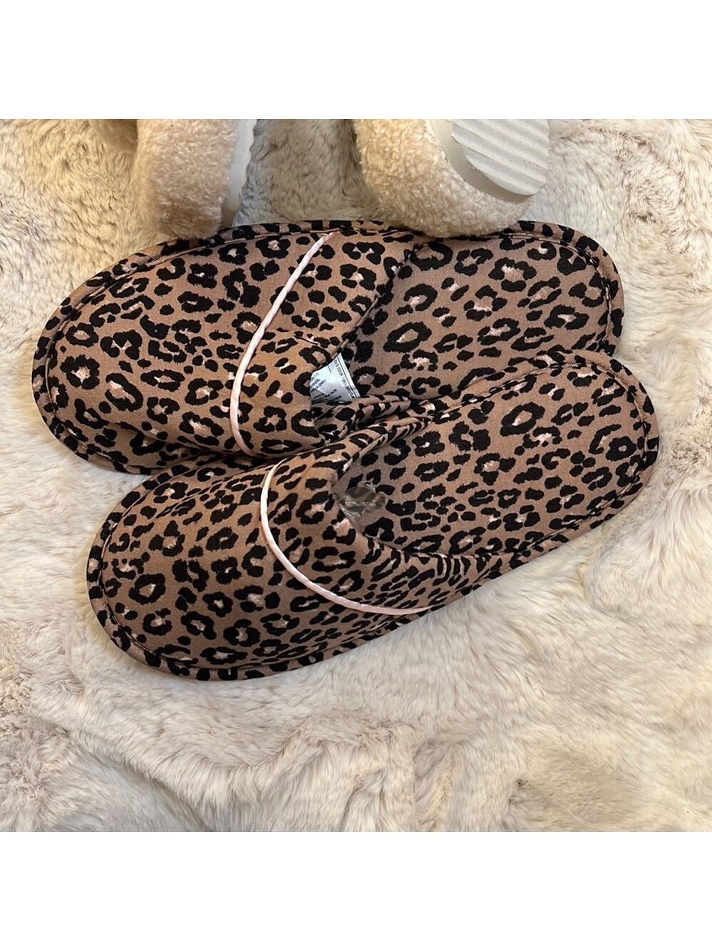 NWOB Two pairs of Ladies X-Large Slippers - Picture 2 of 5